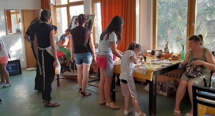 Творчески работилници Подкрепа. Лятна школа по керамика