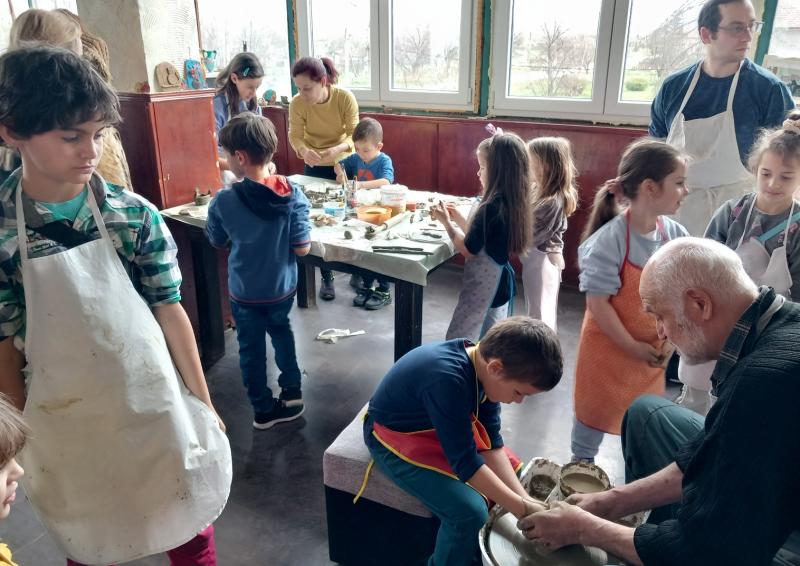 ПОКАНА  за творчески работилници  от 16.30ч.,на 19.10.2025г.